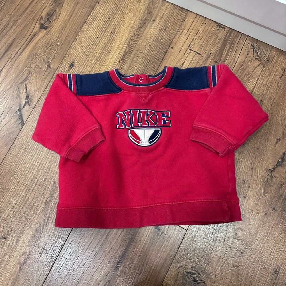Nike 18m vintage sweater
